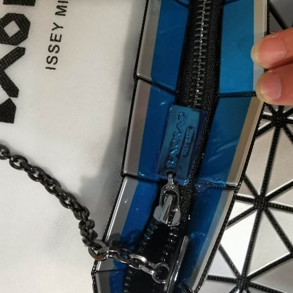 Bao Bao Issey Miyake Shoulder Bag Silver Grey - Picture 6 of 10